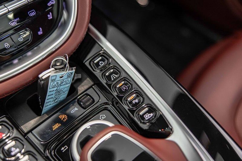 2021 Aston Martin DBX AM8 photo 29