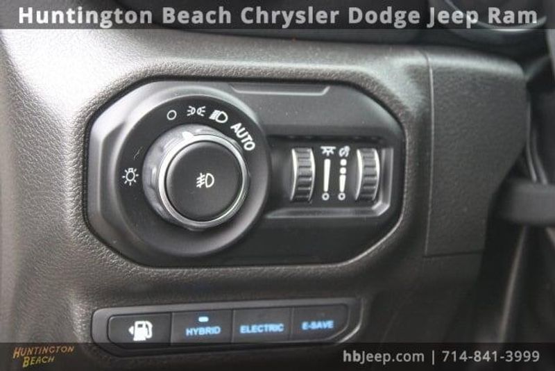 2022 Jeep Wrangler Unlimited Sahara 4xeImage 14