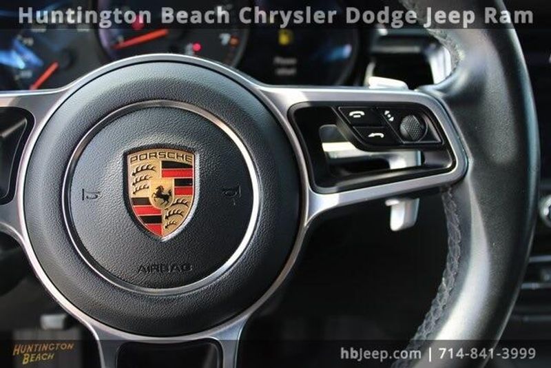 2020 Porsche Macan BaseImage 20