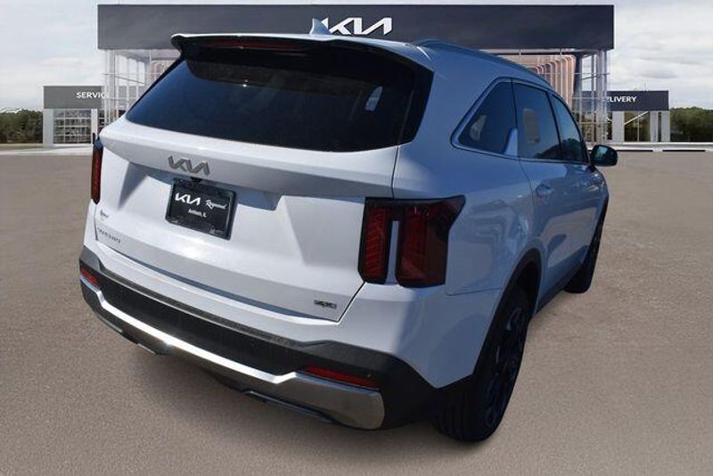 New 2026 Kia Sorento EXImage 4