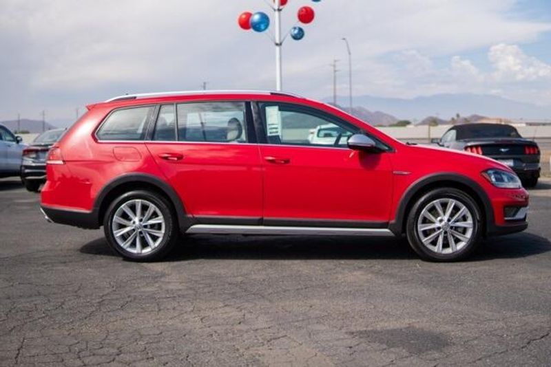 Used 2018 Volkswagen Golf Alltrack TSI SEImage 8