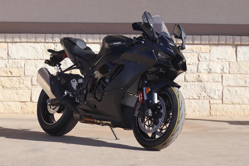 2025 KAWASAKI NINJA ZX10R ABS METALLIC FLAT SPARK BLACK AND EBONY 