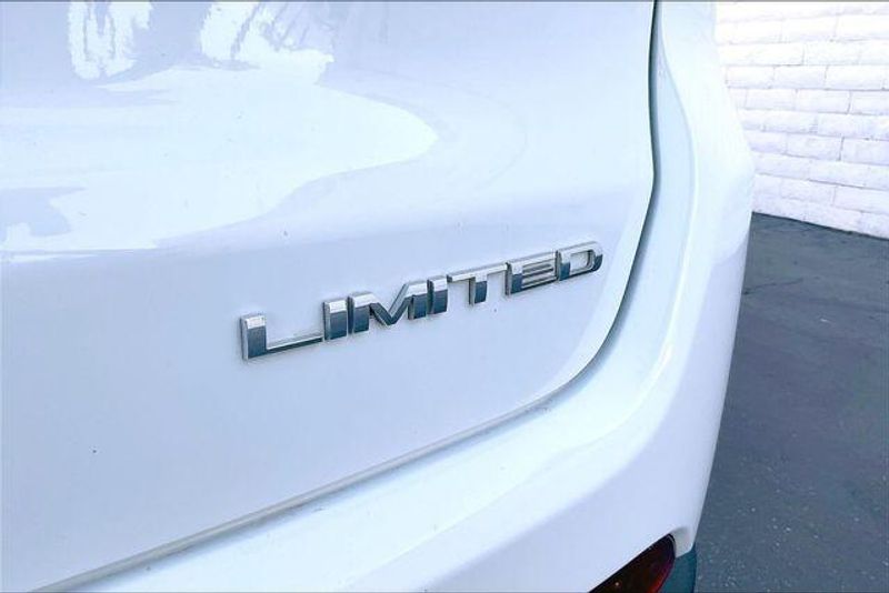 Used 2025 Jeep Compass LimitedImage 31