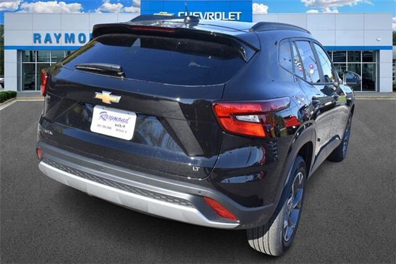 2025 Chevrolet Trax LTImage 3