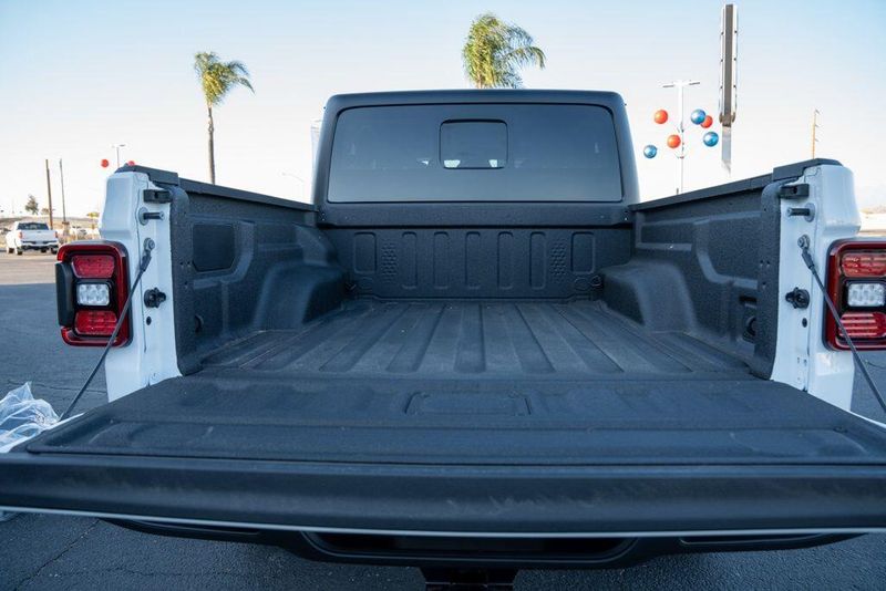 New 2026 Jeep Gladiator WillysImage 16