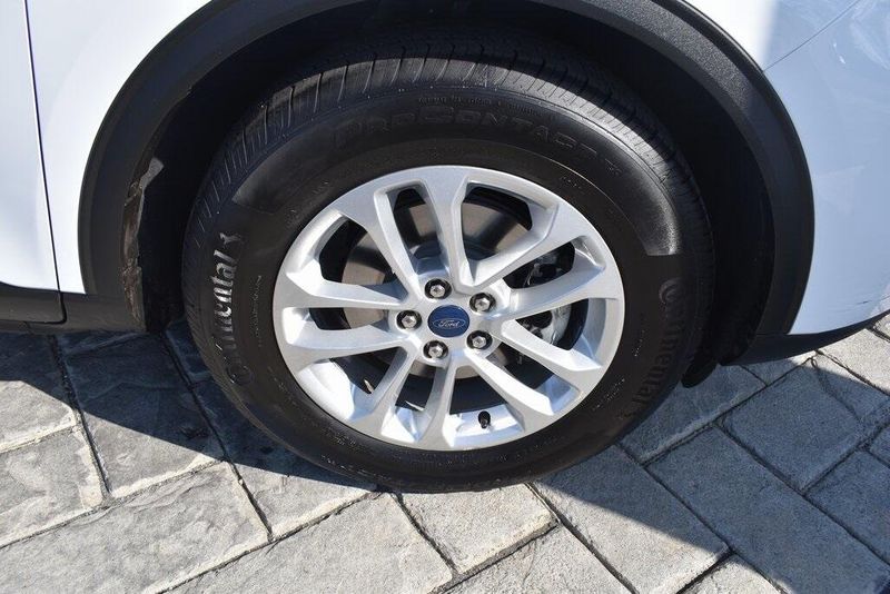 2022 Ford Escape SEImage 4