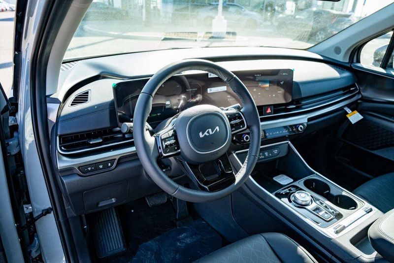 New 2026 Kia Carnival Hybrid SXImage 10