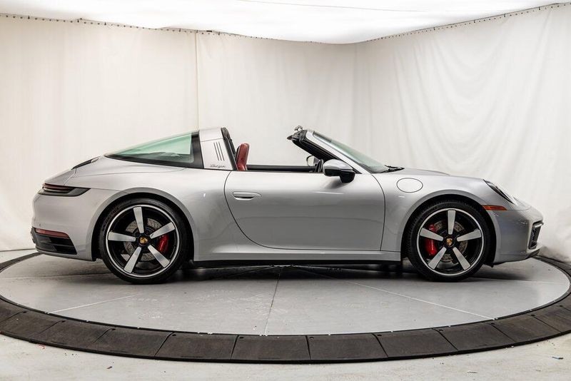 2021 Porsche 911 Targa 4SImage 6