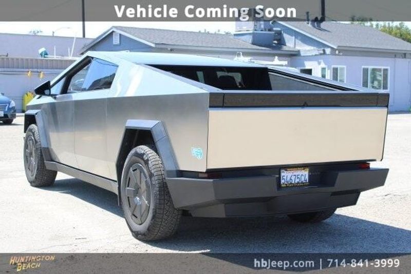 2024 Tesla Cybertruck BaseImage 3