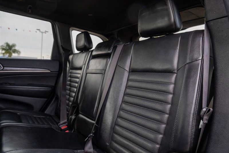 Used 2019 Jeep Grand Cherokee Limited XImage 16