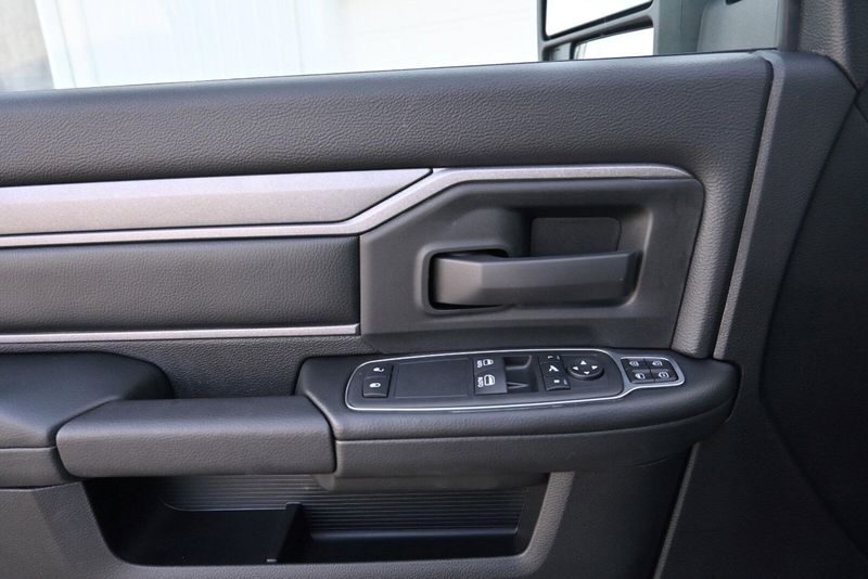 2024 RAM 2500 TradesmanImage 15