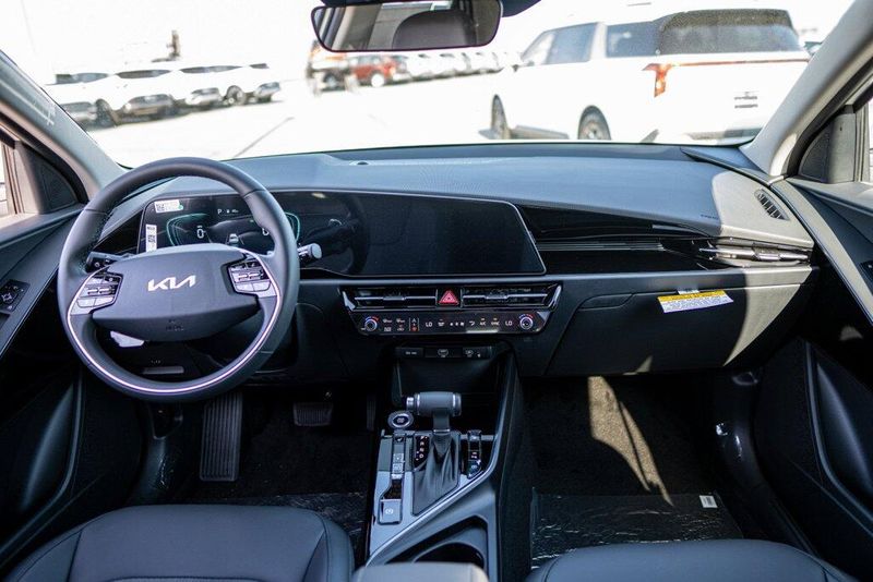 New 2026 Kia Niro LXImage 16