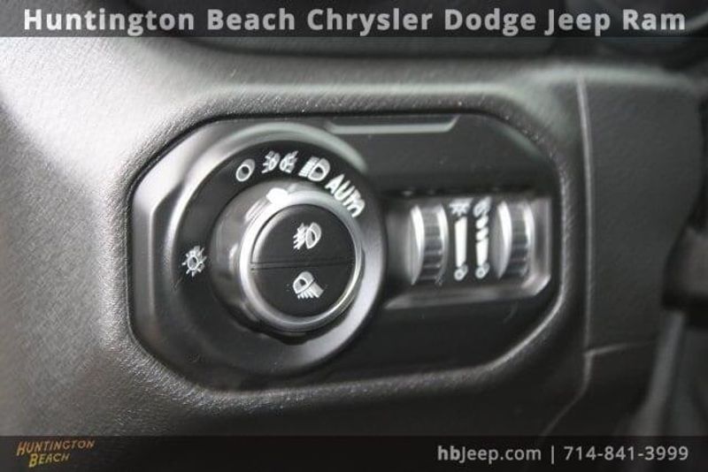 2021 Jeep Gladiator OverlandImage 18
