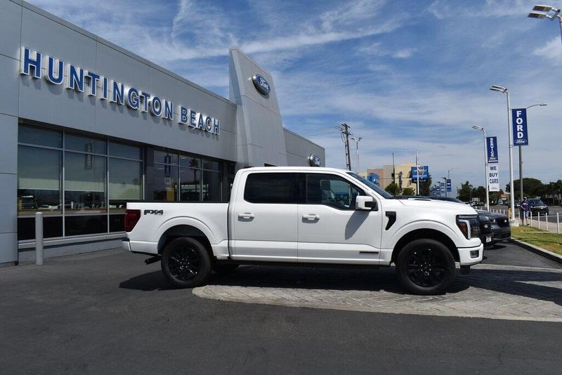 New 2025 Ford F-150 PlatinumImage 3