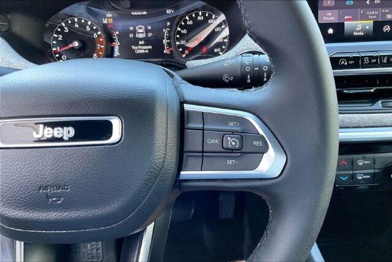 Used 2023 Jeep Compass LatitudeImage 19