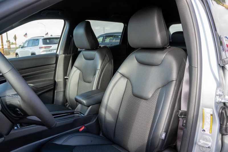 New 2026 Jeep Compass LatitudeImage 13