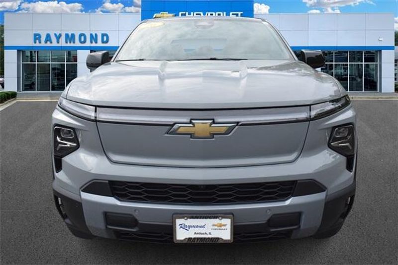 New 2026 Chevrolet Silverado EV LTImage 8