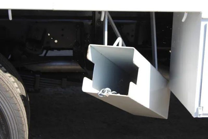 2022 RAM 5500 Chassis Tradesman Regular Cab Belco BodyImage 8