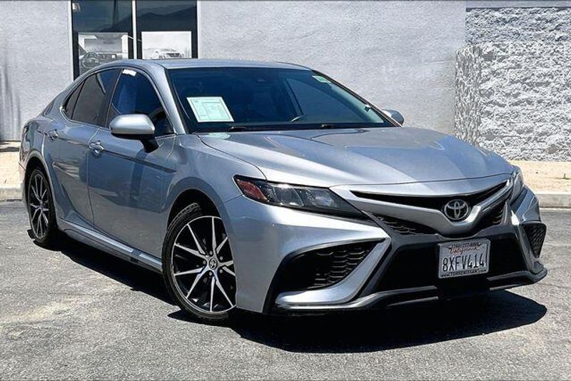 Used 2021 Toyota Camry SEImage 12
