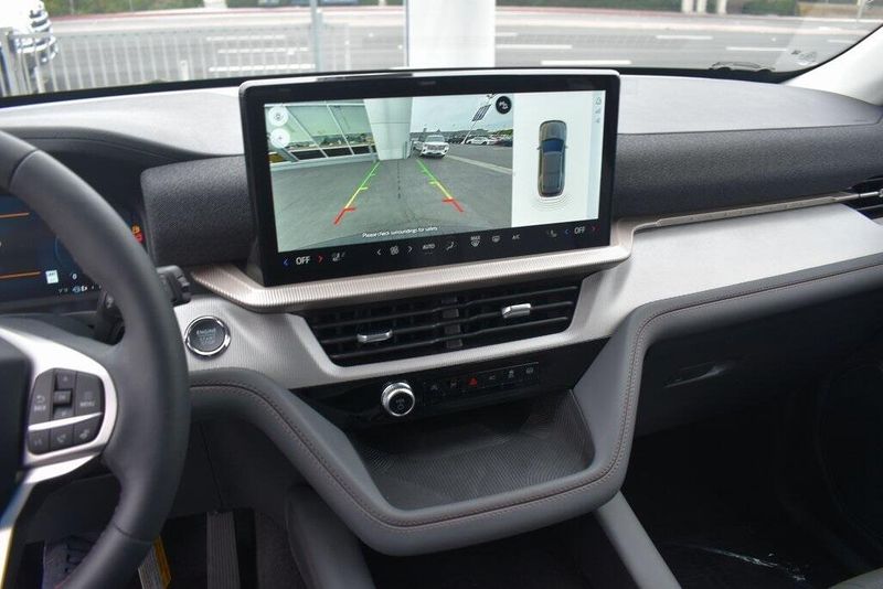 New 2025 Ford Explorer ActiveImage 19