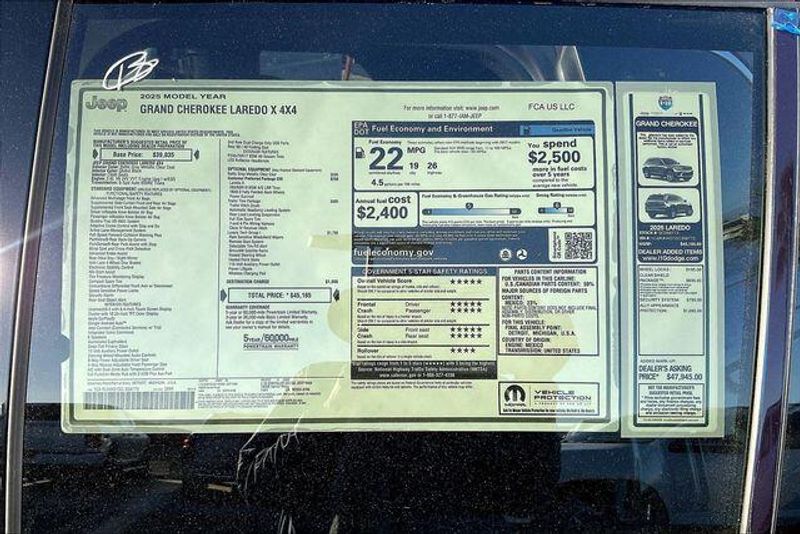 New 2025 Jeep Grand Cherokee Laredo X 4x4Image 16