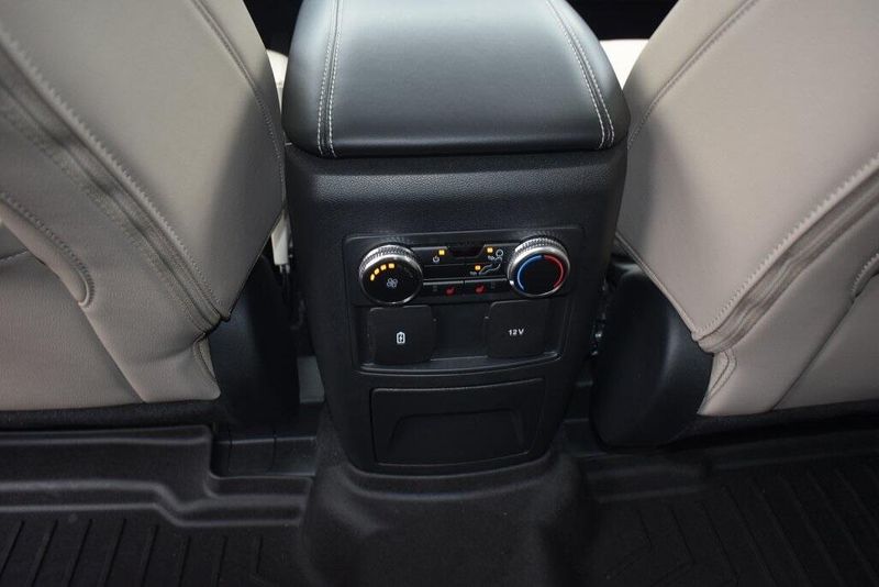 Used 2023 Ford Explorer LimitedImage 12