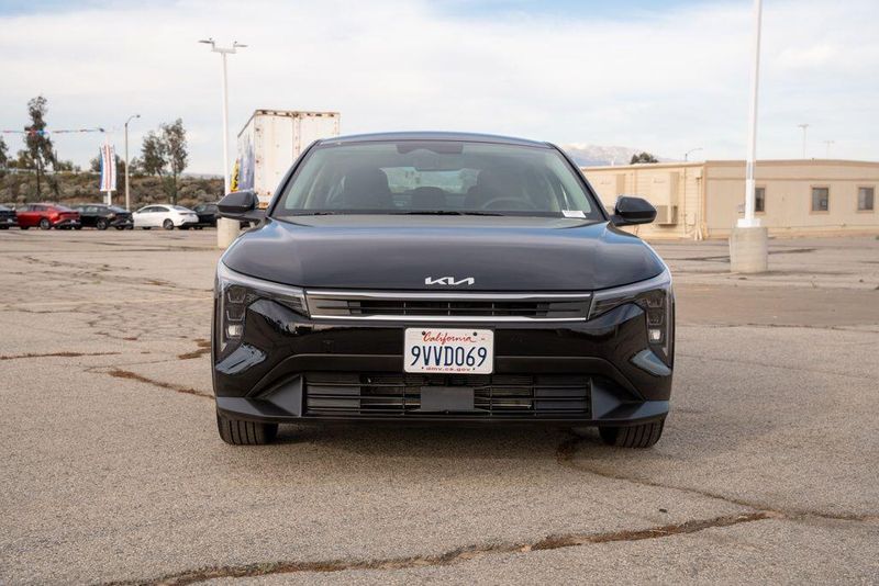 Used 2025 Kia K4 LXImage 2