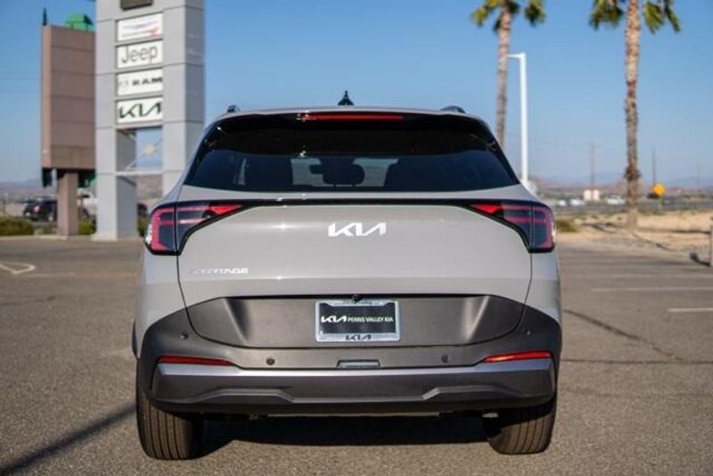 2026 Kia Sportage EXImage 6