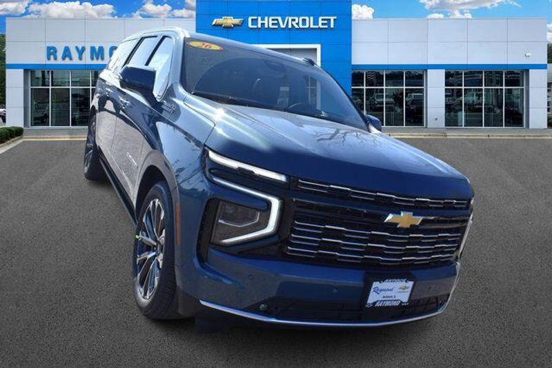 New 2026 Chevrolet Suburban High CountryImage 10