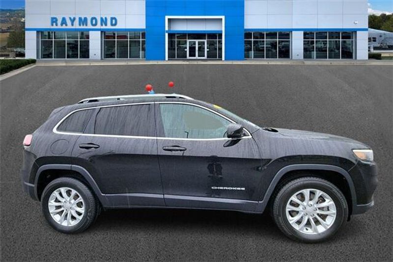 2019 Jeep Cherokee LatitudeImage 9