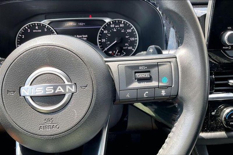 Used 2025 Nissan Pathfinder SVImage 19