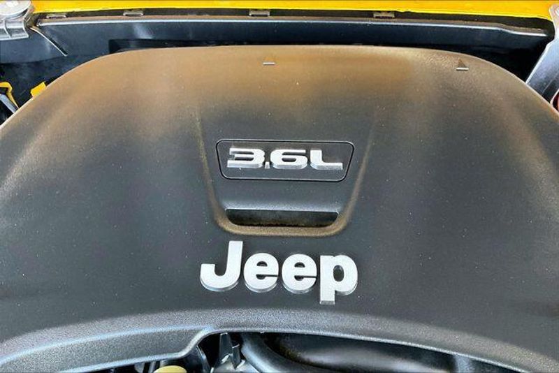 Used 2021 Jeep Wrangler Unlimited WillysImage 32