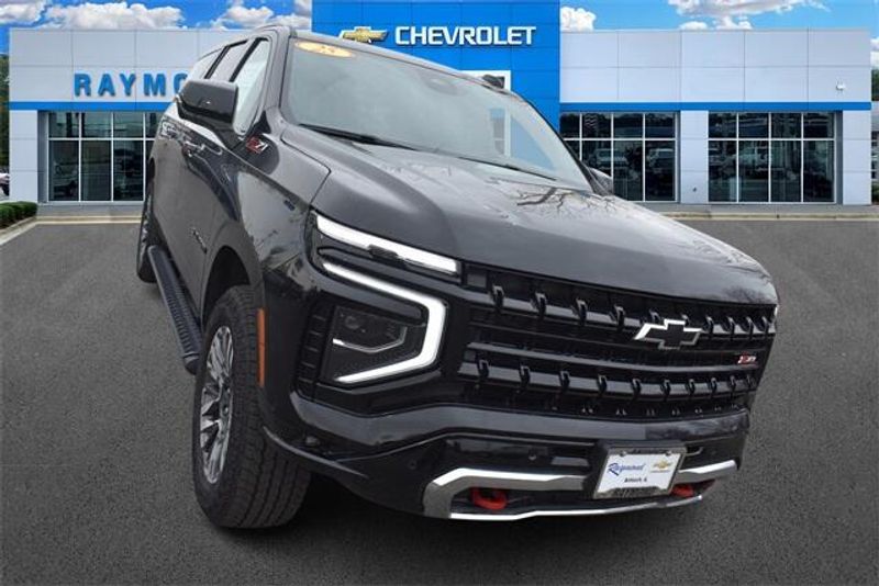 2025 Chevrolet Suburban Z71Image 9