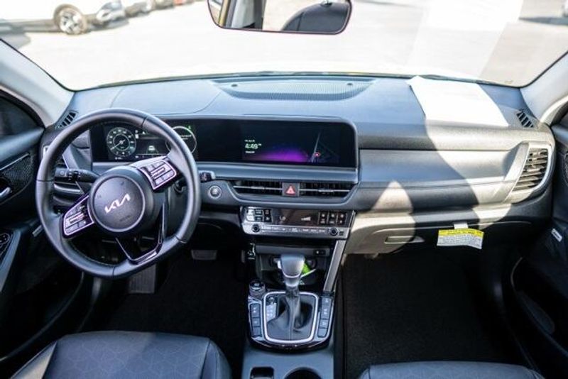 2024 Kia Seltos SXImage 11