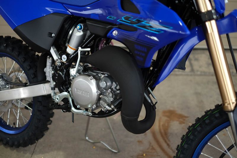 2024 YAMAHA YZ85LW in a BLUE exterior color. Family PowerSports (877) 886-1997 familypowersports.com 