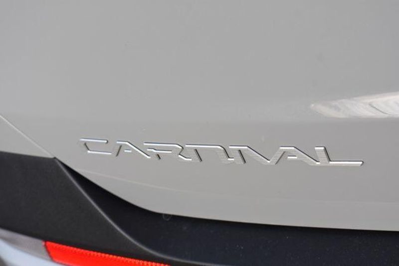 New 2026 Kia Carnival Hybrid EXImage 18