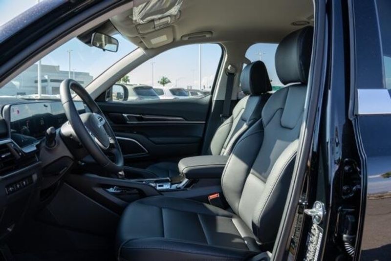 New 2025 Kia Telluride LXImage 12