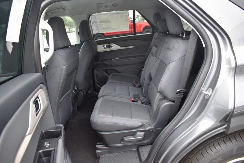 New 2025 Ford Explorer ActiveImage 9