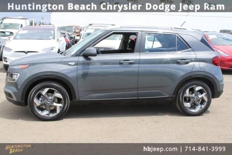 2025 Hyundai Venue SELImage 8