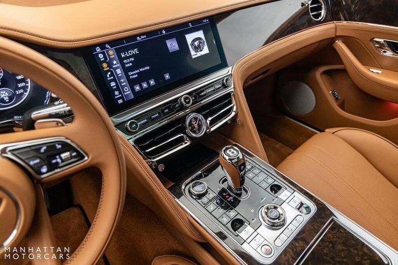 2024 Bentley Flying Spur Image 18