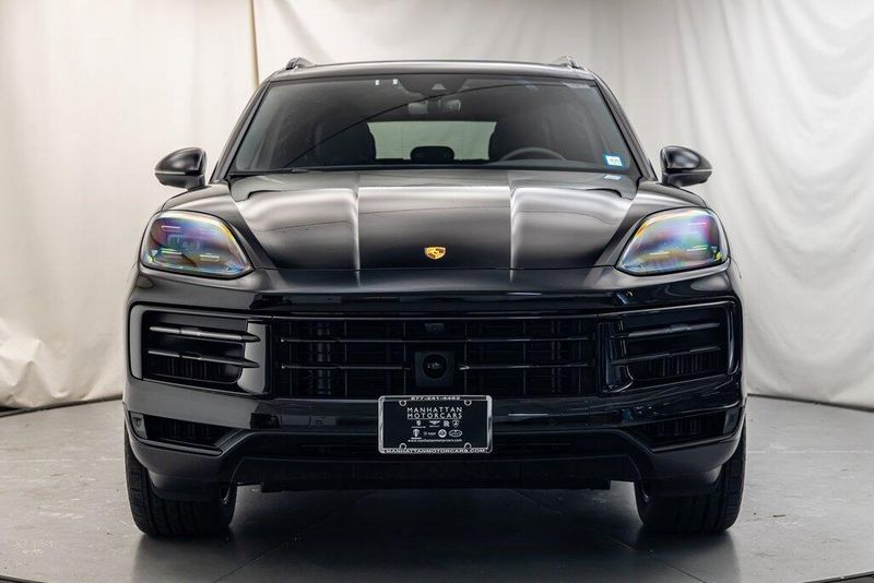 2024 Porsche Cayenne BaseImage 8