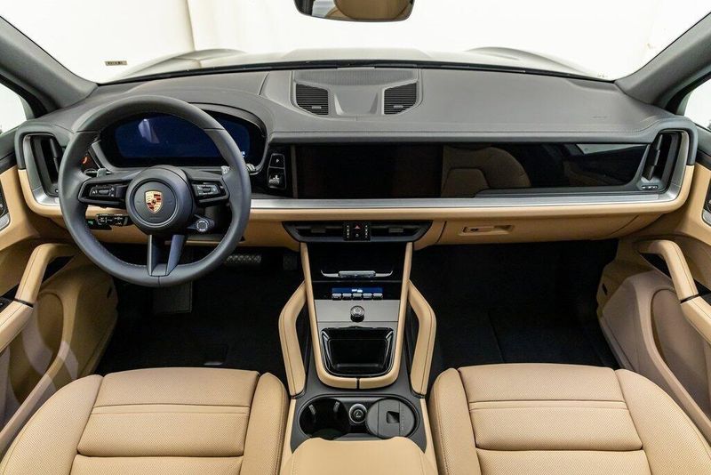 2024 Porsche Cayenne BaseImage 19