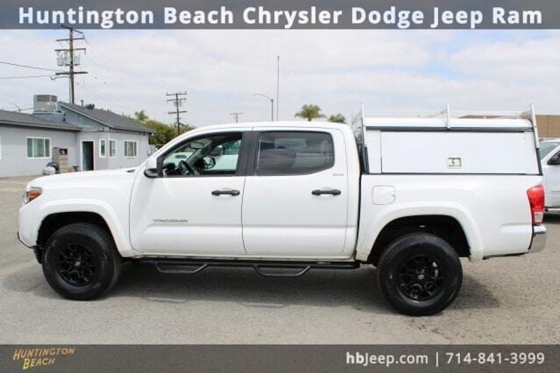 2016 Toyota Tacoma SR5Image 8