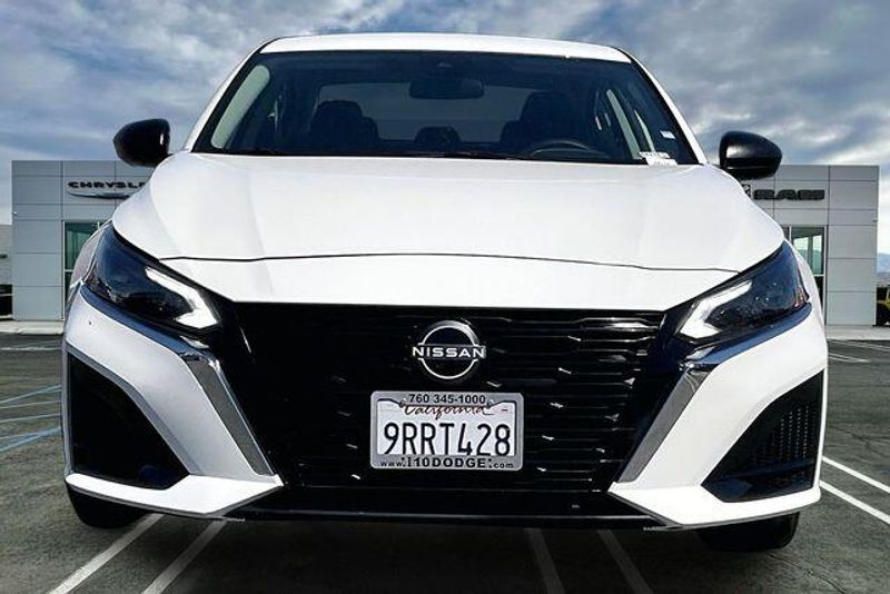 Used 2025 Nissan Altima 2.5 SVImage 2