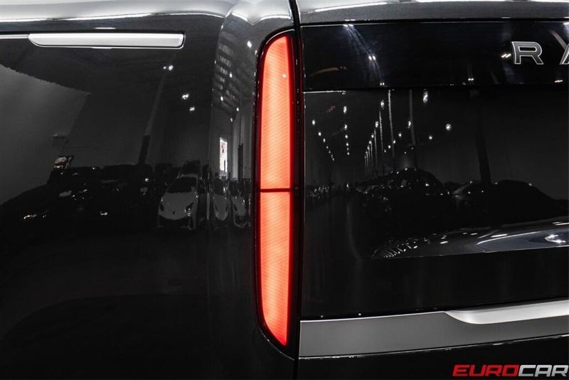 Used 2025 Land Rover Range Rover SV *EXECUTIVE CLASS REAR SEATS*Image 17
