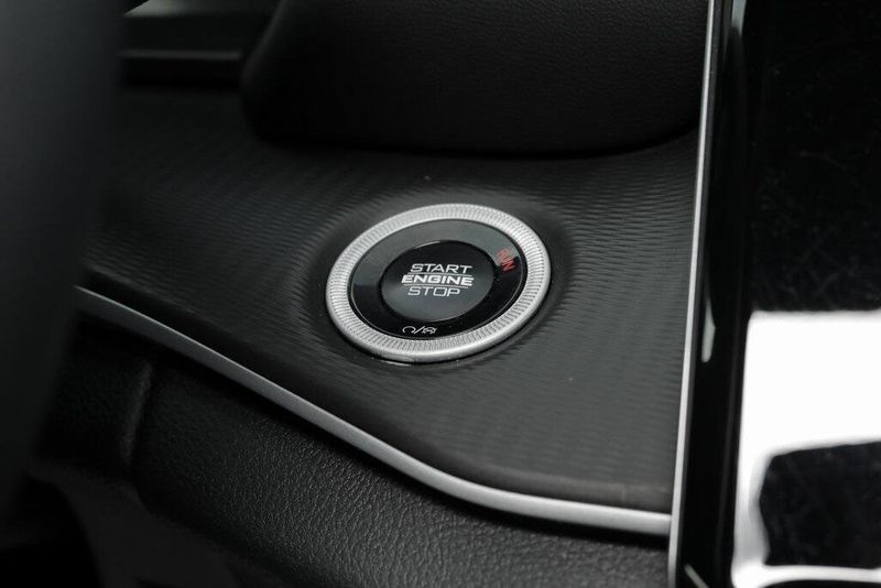 2024 Jeep Grand Cherokee L LaredoImage 26