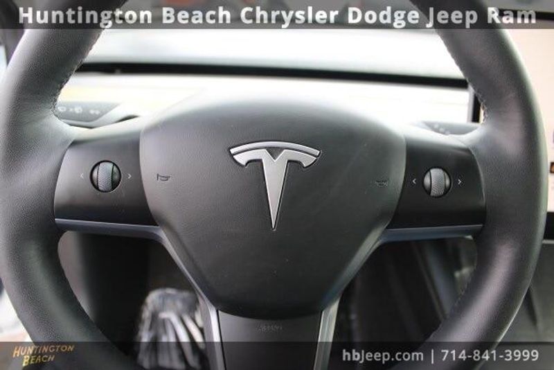 2023 Tesla Model 3 BaseImage 13