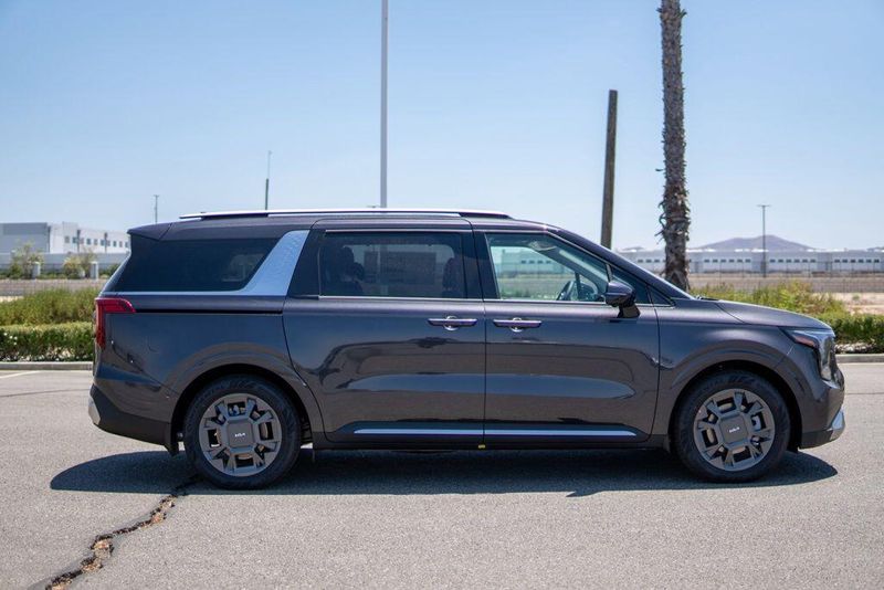 New 2026 Kia Carnival Hybrid SXImage 8