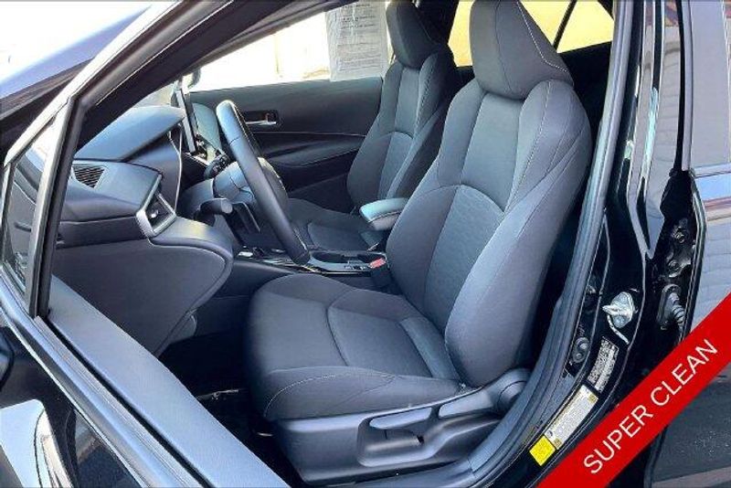 Used 2025 Toyota Corolla Hatchback SEImage 24
