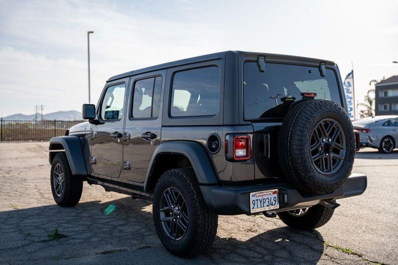 Used 2025 Jeep Wrangler Sport SImage 5